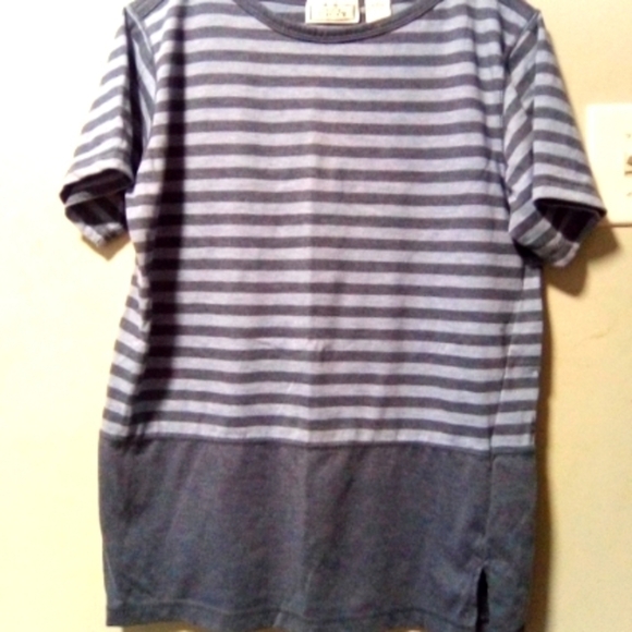 Ashly Brent Tops - ASHLY Brent ladies  short sleeve pullover blue stripe top. Size medium.